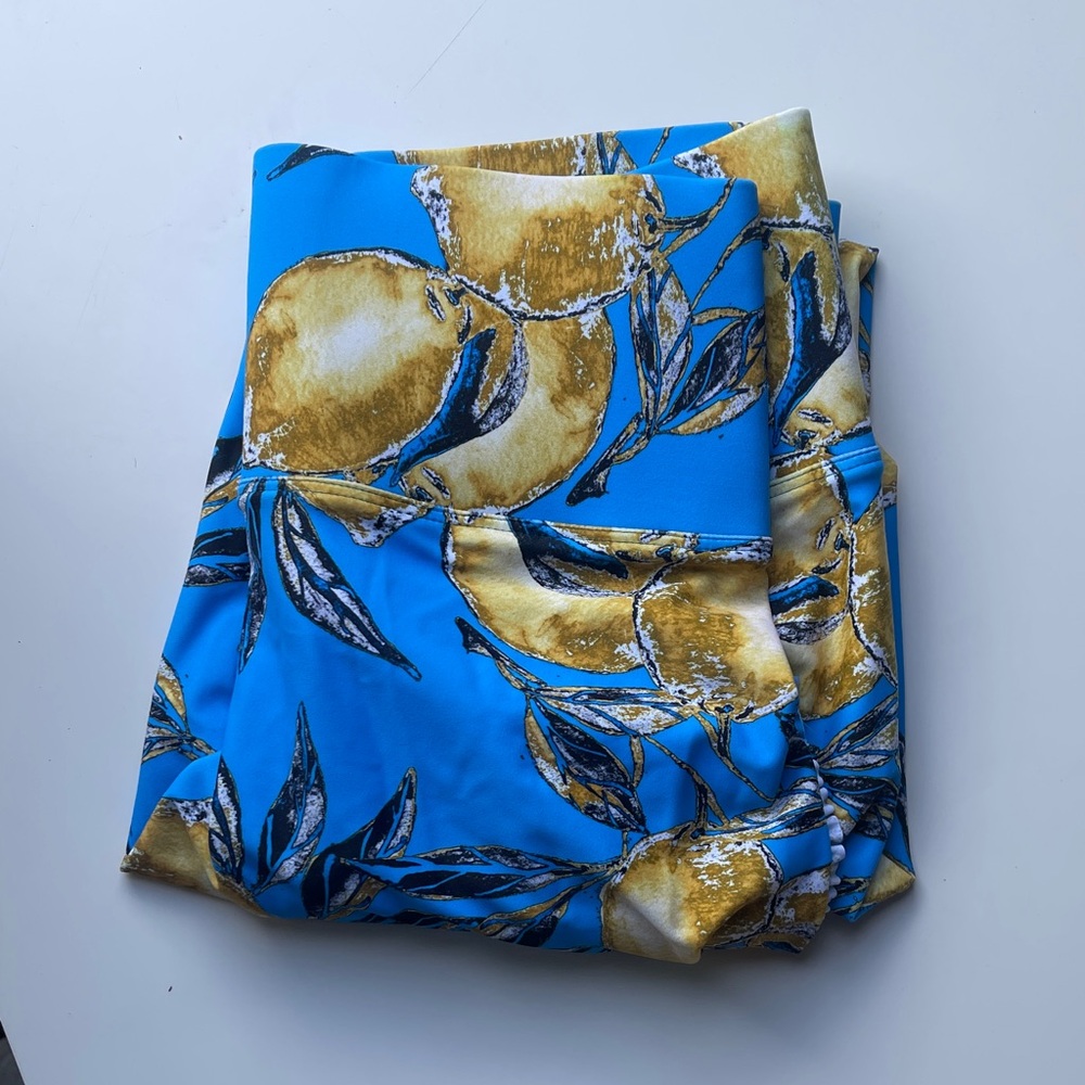 Cute Booty Lounge Blue and Gold Lemon Print